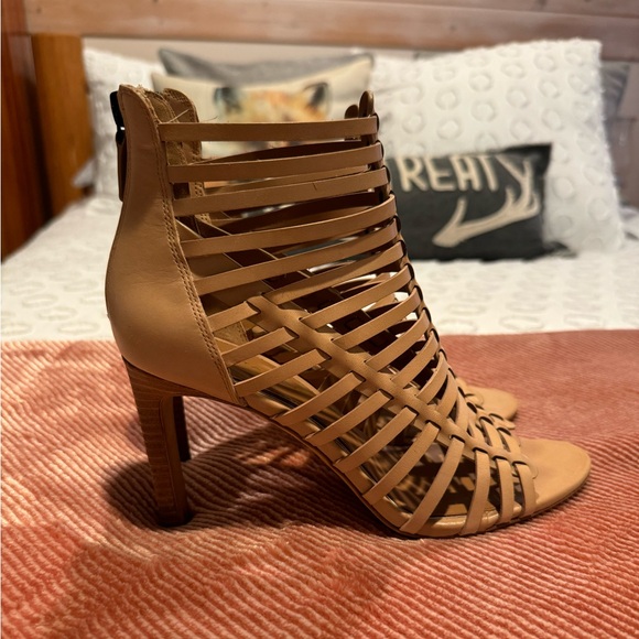 Gently Worn - Elie Tahari Tan Gladiator Strap Leather Heeled Sandals - Size 37 - Picture 4 of 12